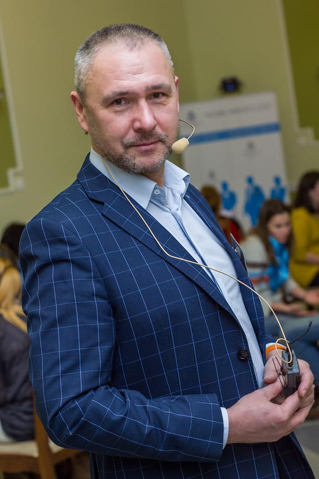 Александр Казарин